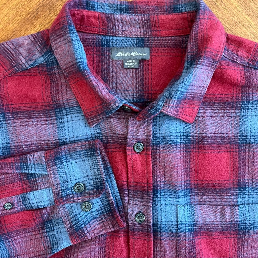 Eddie Bauer Long Sleeve Button Down Flannel Plaid Shirt Mens XL Red Blue